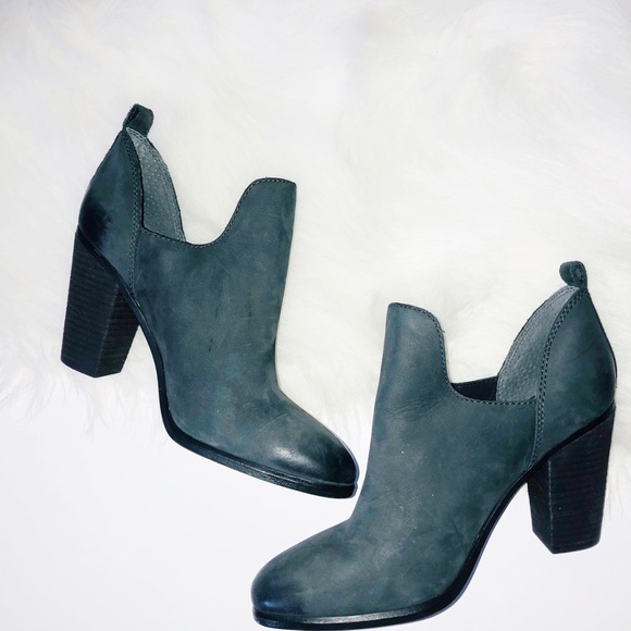 Vince Camuto Shoes - Vince Camuto 7.5 Sexy trendy blogger ankle booties